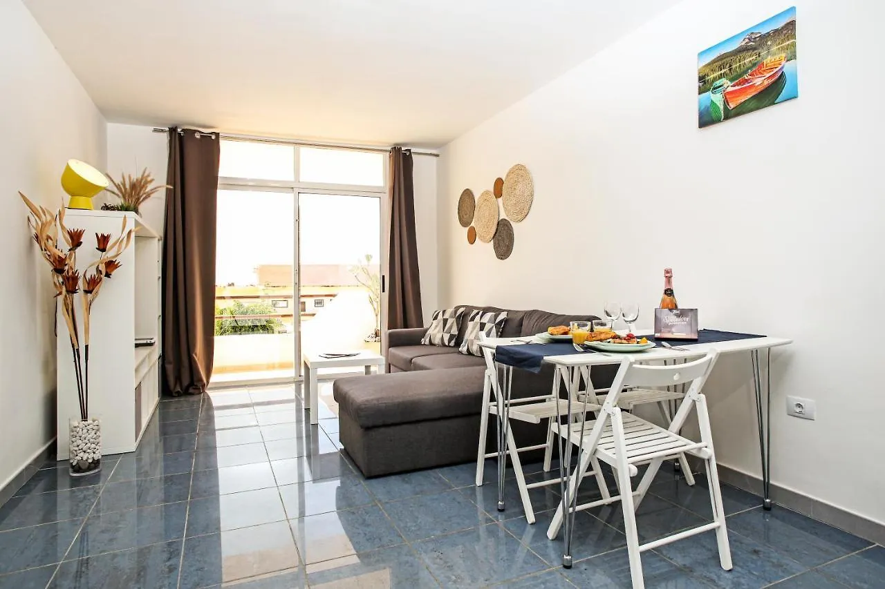 Cozy 1 Bedroom Flat With Pool In Playa Paraiso, Marina Palace 425 Costa Adeje  Spanyolország