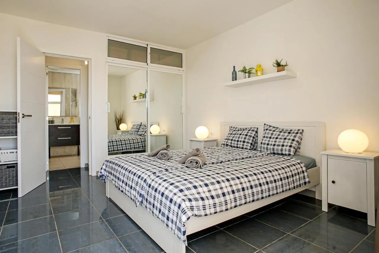 Cozy 1 Bedroom Flat With Pool In Playa Paraiso, Marina Palace 425 Costa Adeje  Španělsko